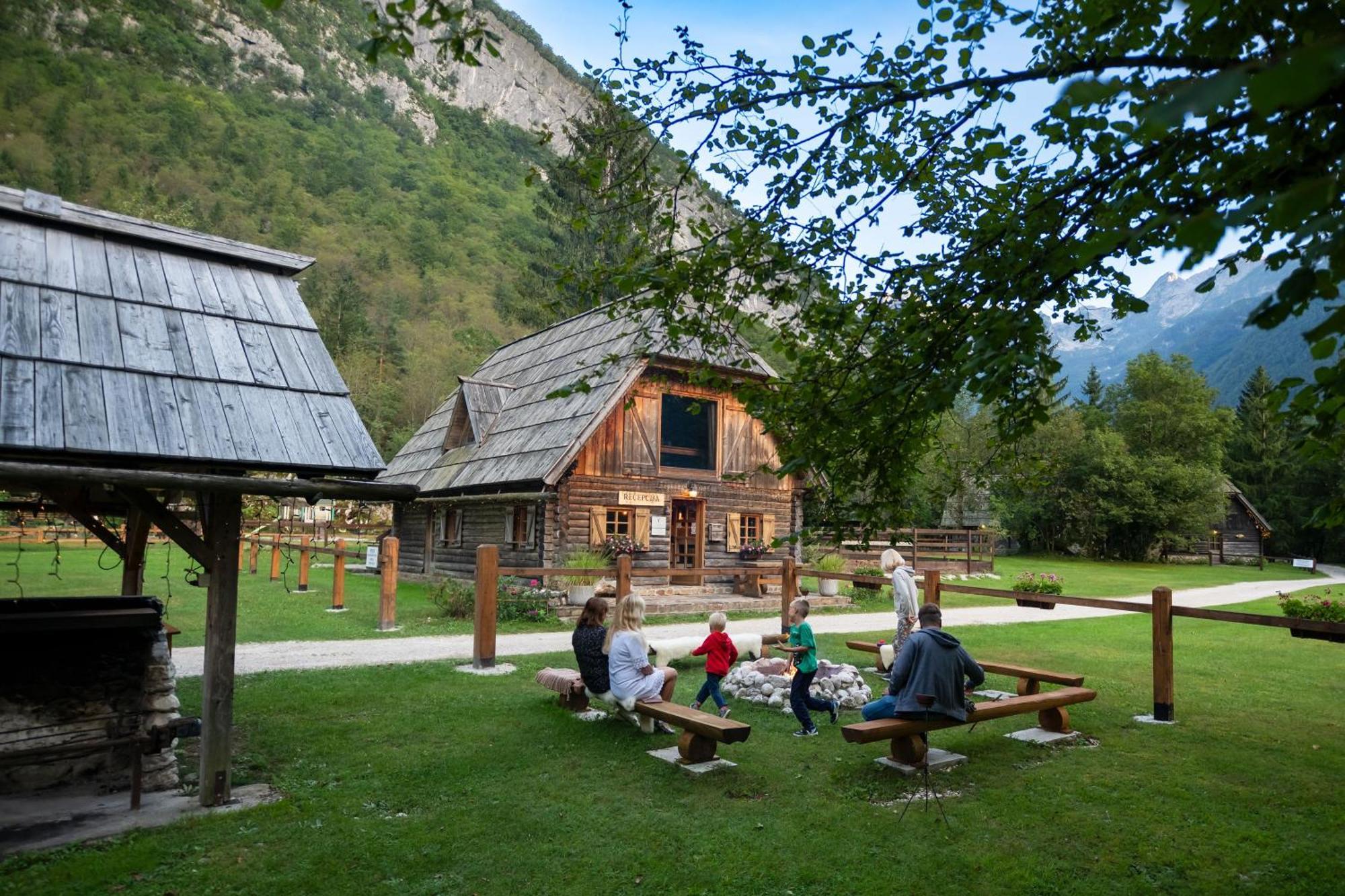 Pristava Lepena Village Extérieur photo